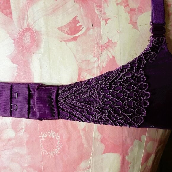 NWOT 34C VICTORIAS SECRET BODY LINED PERFECT COVERAGE PLUM UNDERWIRE BRA - Picture 6 of 10